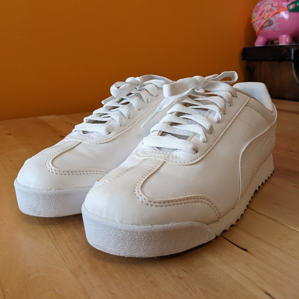 Classic white Puma Roma trainers